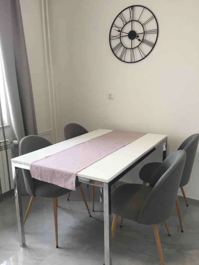 Apartman Sonas 2 With Free Private Parking 카를로바츠 외부 사진